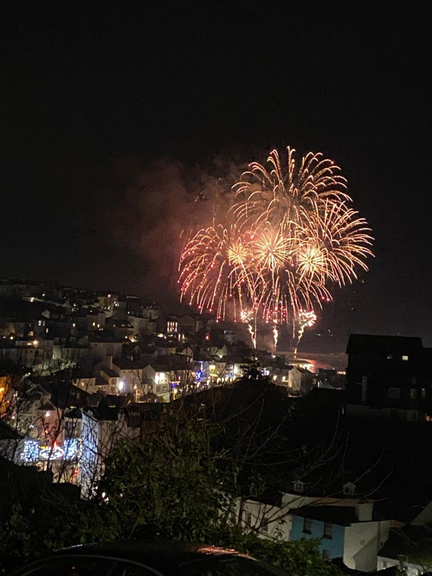 Little Trevio - Seaside Haven With Parking And Sea Views Apartment Brixham Exterior photo