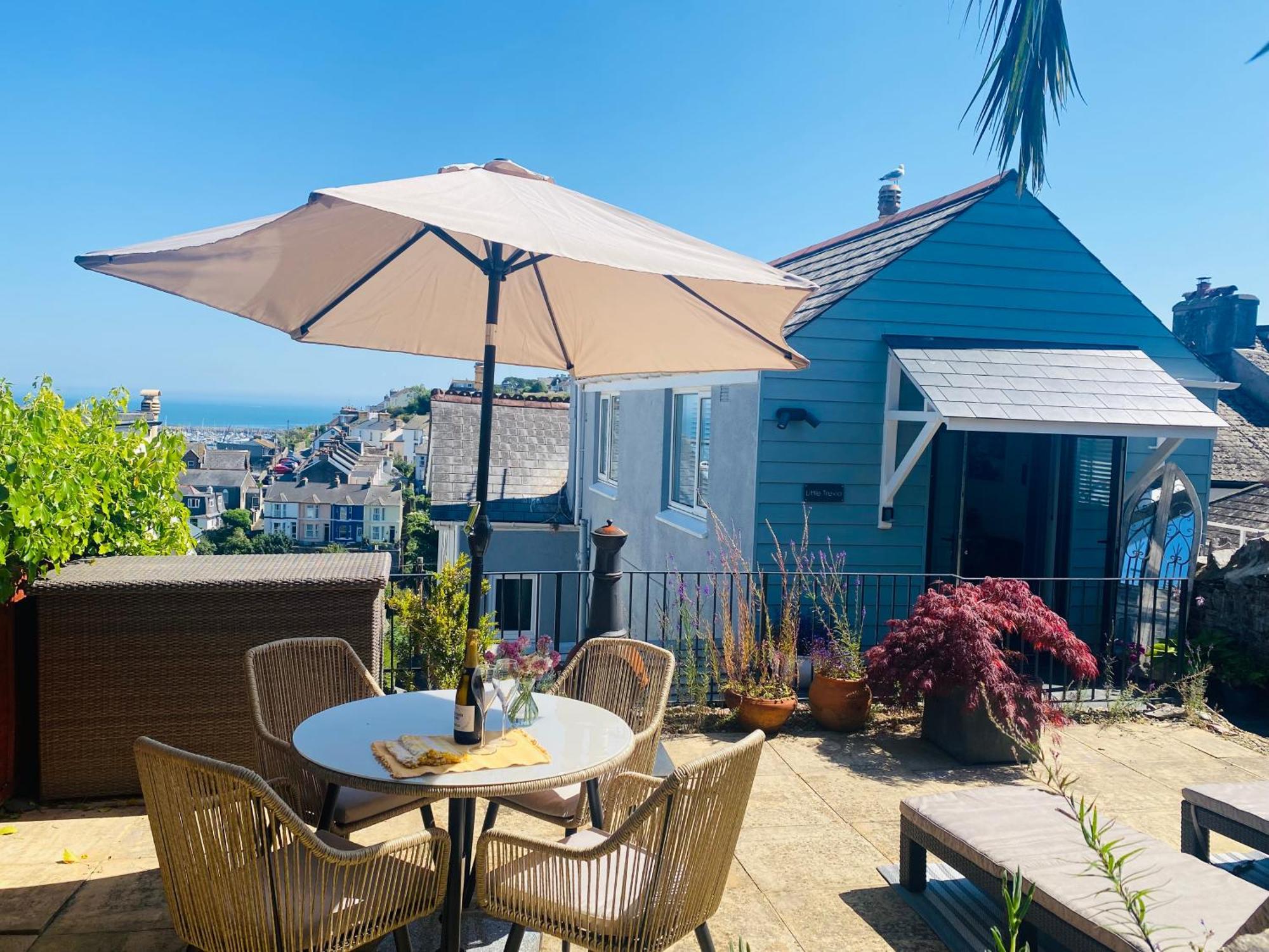 Little Trevio - Seaside Haven With Parking And Sea Views Apartment Brixham Exterior photo